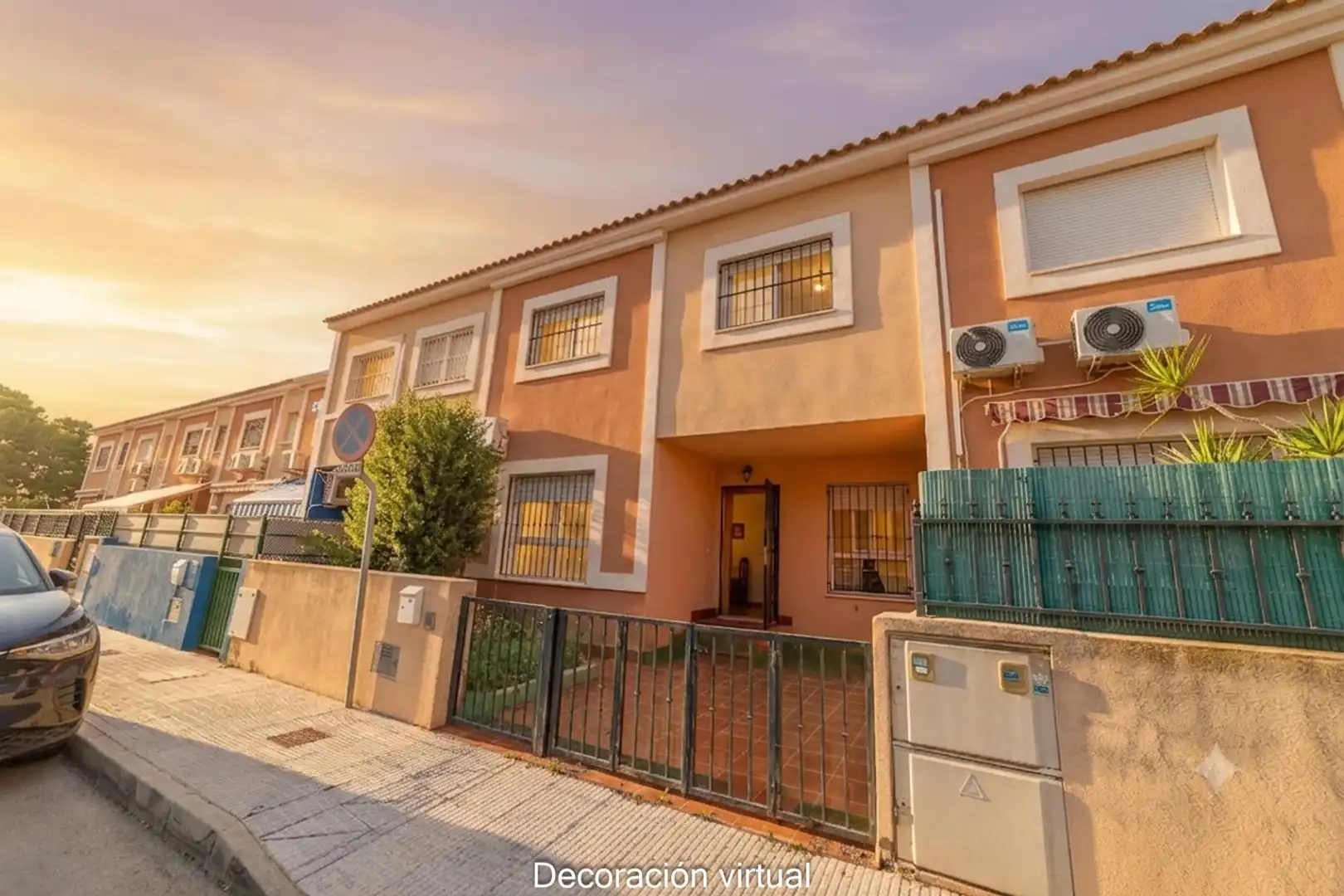 Adosado con jardín en venta en Santiago de la Ribera