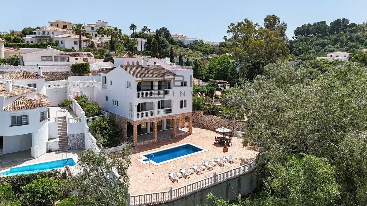 Chalet con piscina en venta en Cerros del Aguila, imagen 2
