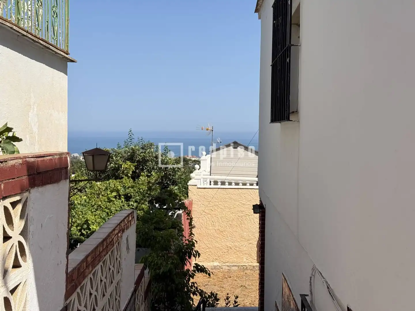Vista exterior de Casa o xalet en venda en Málaga amb Terrassa