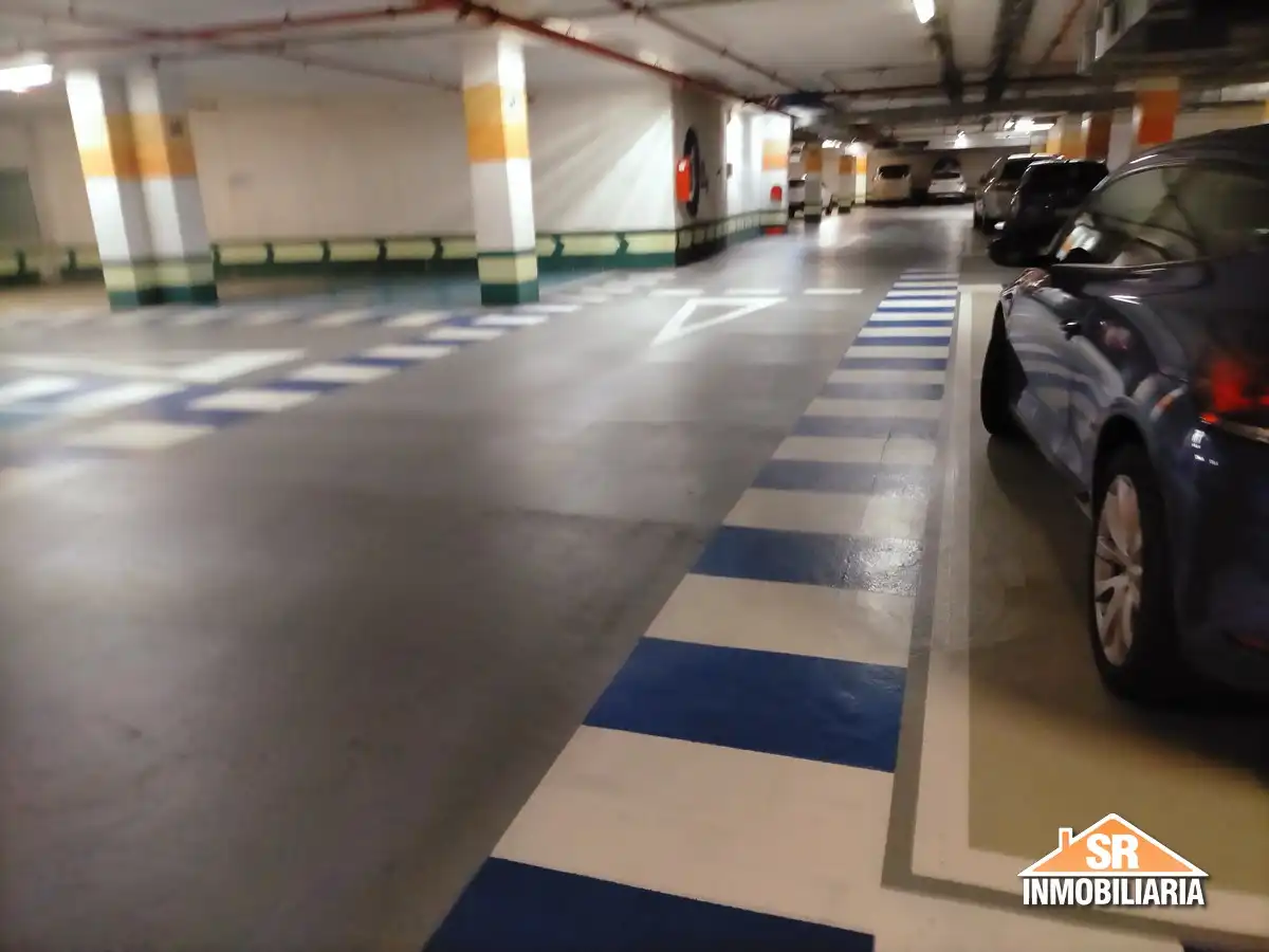 Garage for rent in Rúa Panaderas, 20, Monte Alto - Zalaeta - Atocha