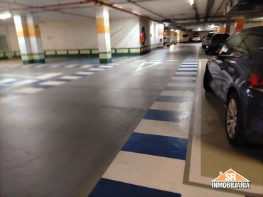 Einzelparkplatz mit Aufzug zur Miete in Rúa Panaderas 20