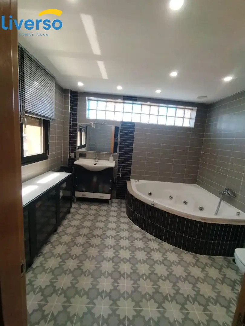 Baño de Casa o chalet en venta en Villalbilla de Gumiel con Calefacción, Jardín privado y Terraza