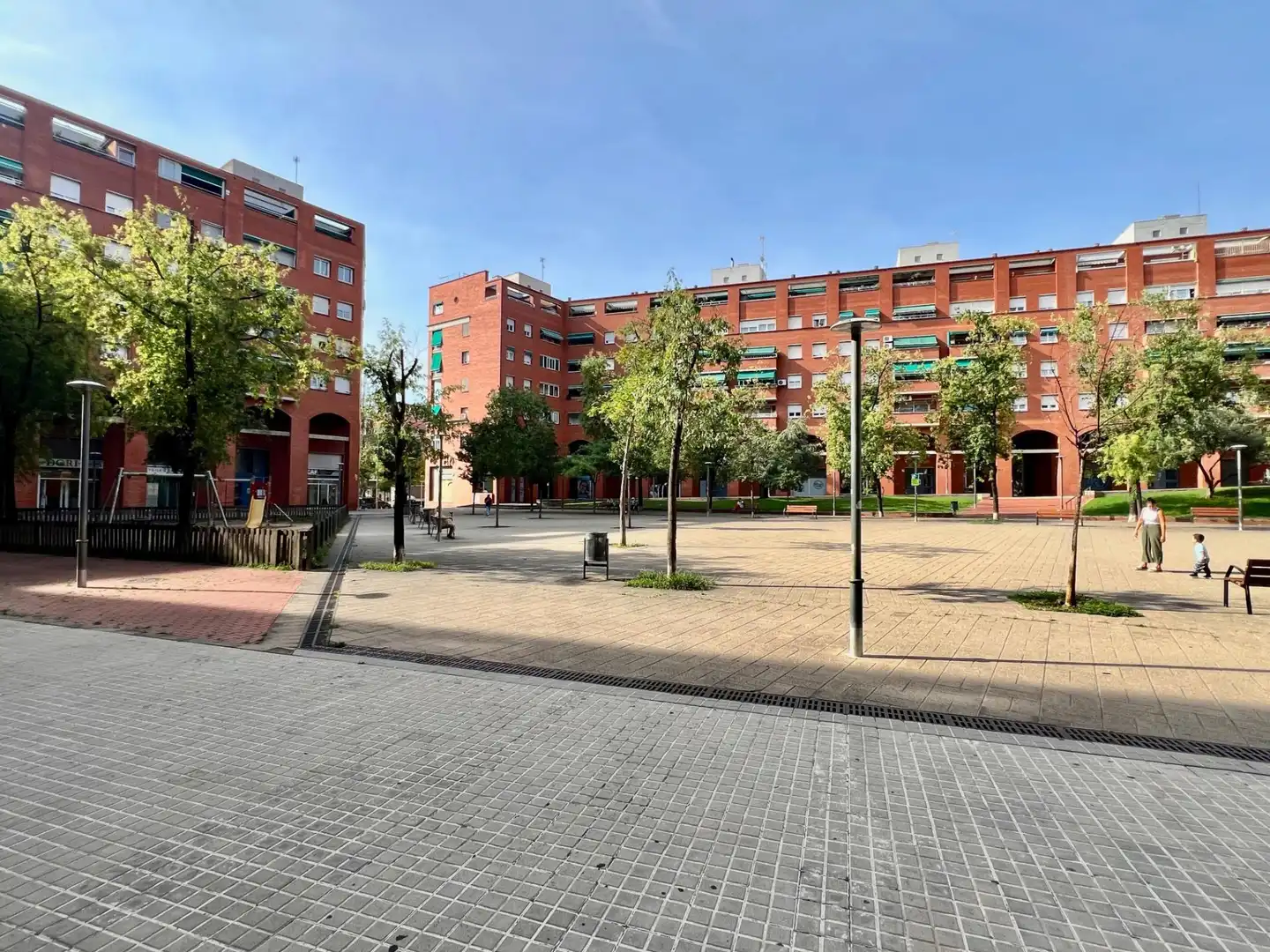 Vista exterior de Local en venda en Sabadell