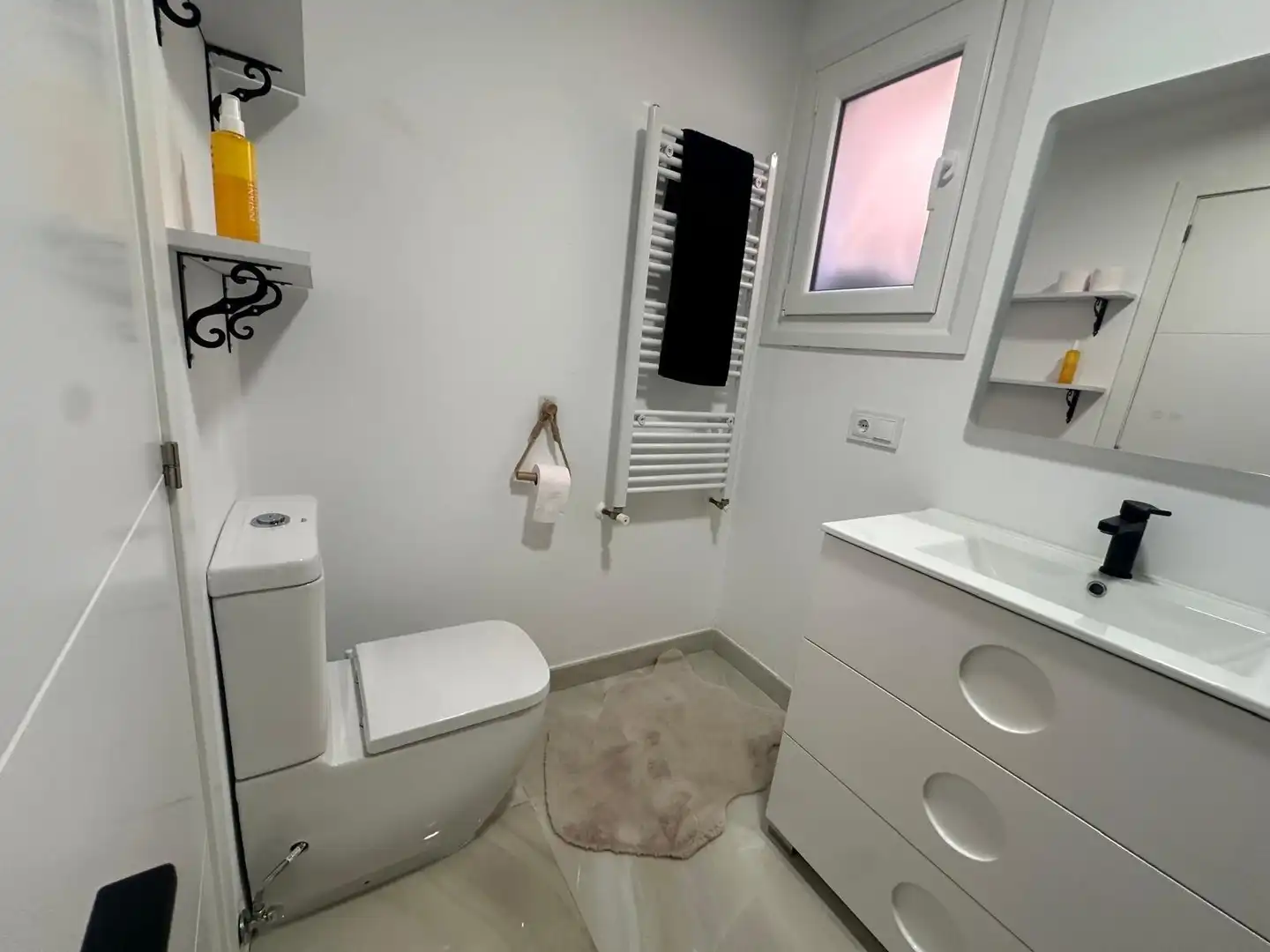 Bathroom of Detached homes for sale in Ourense Capital   with Heating, Private garden and Terrace
