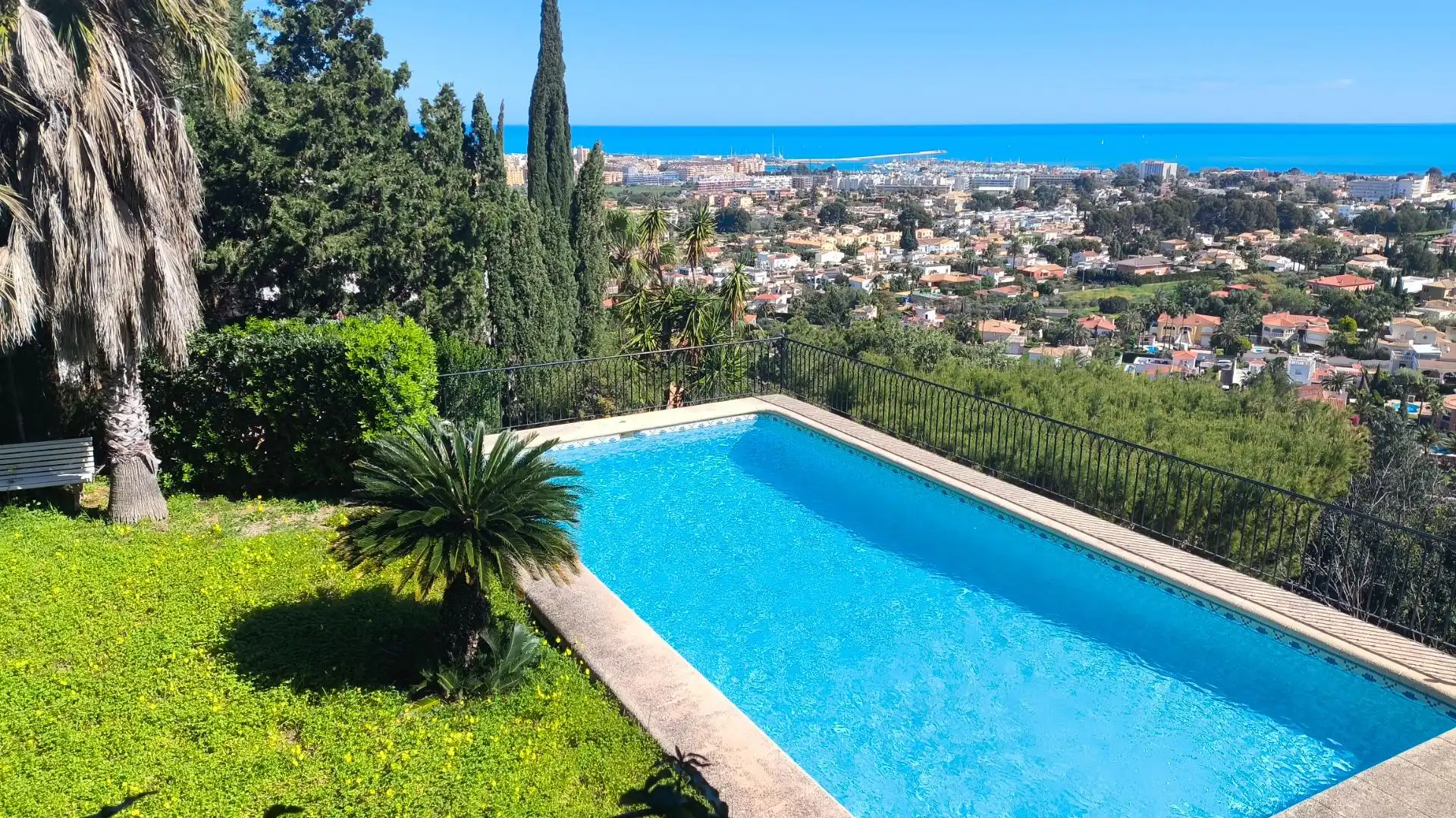 Detached house for sale in El Montgó