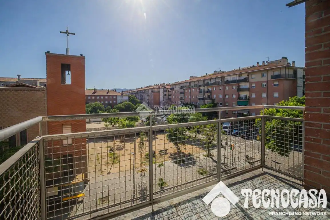 Vista exterior de Piso en venta en Barcelona con Balcón