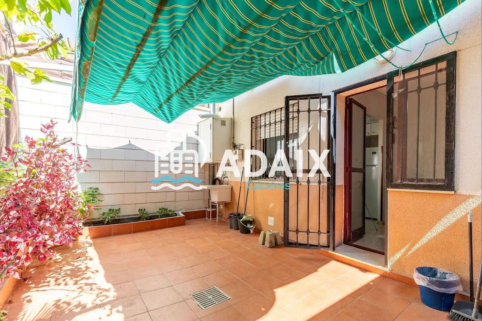 Garden of Houses for sale in Cáceres  with Air Conditioner, Heating and Terrace