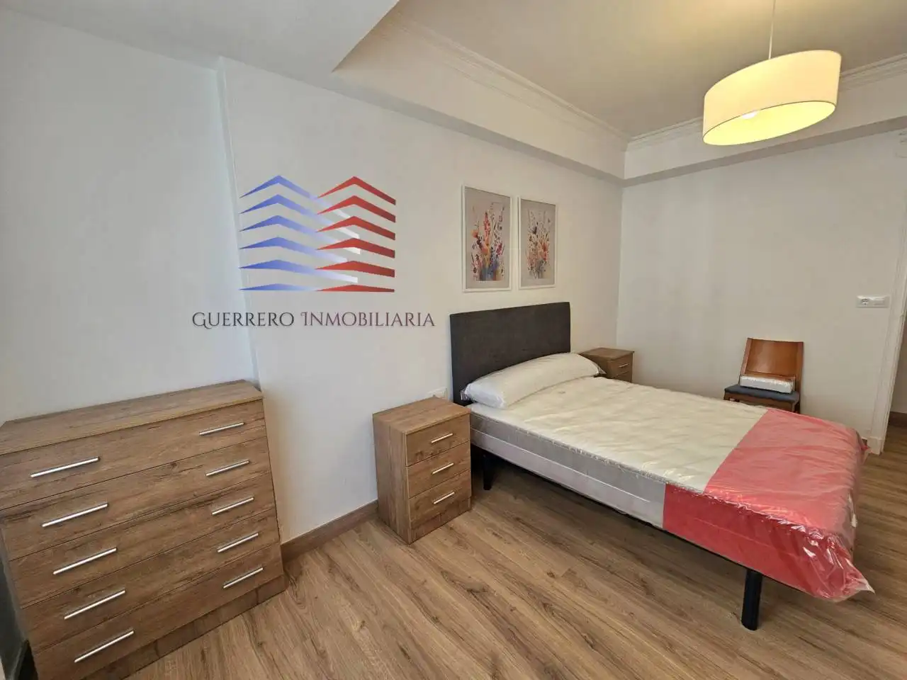 Habitación de Piso de alquiler en Ourense Capital  con Calefacción, Parquet y Alarma