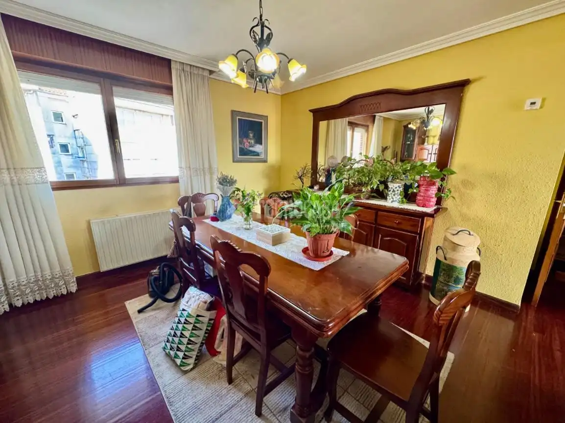 Comedor de Piso en venta en El Astillero   con Calefacción, Parquet y Terraza