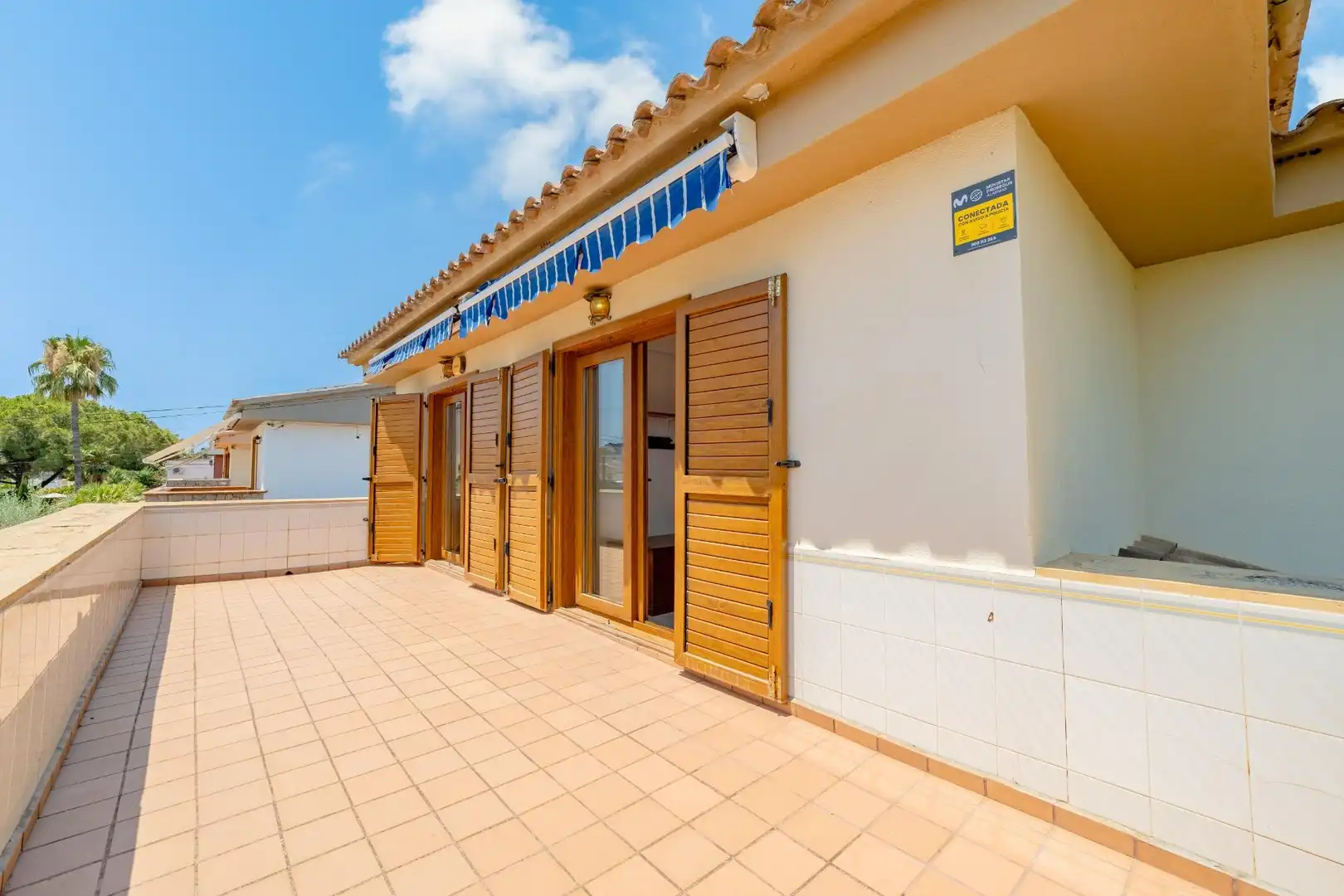 Vista exterior de Casa o xalet en venda en Benicasim / Benicàssim amb Balcó i Piscina comunitària