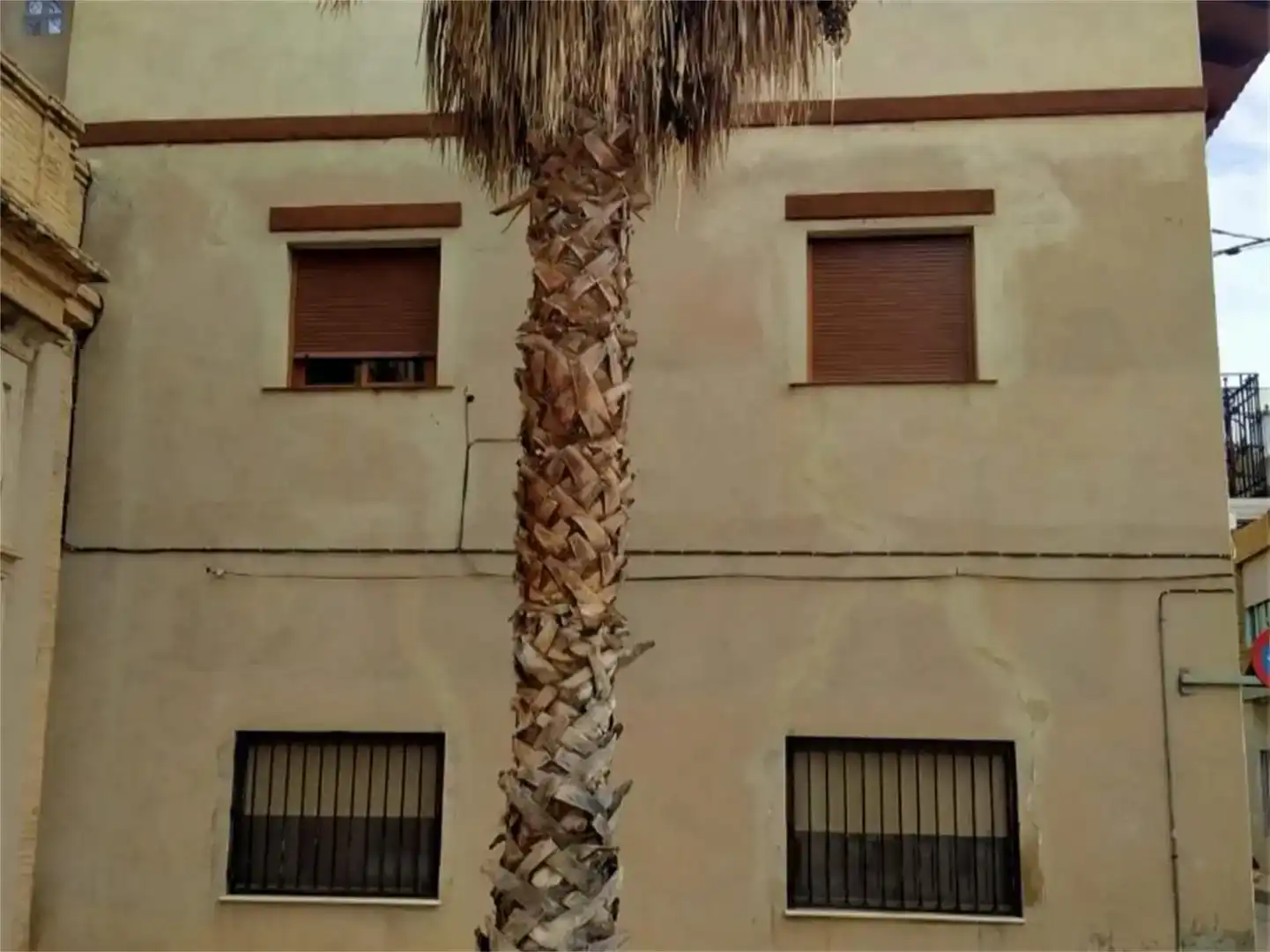 Vista exterior de Casa adosada en venda en Benimuslem amb Aire condicionat i Balcó