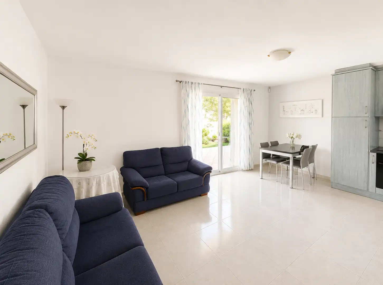 Wohnzimmer von Erdgeschoss zum Verkauf in Santa Margalida mit Klimaanlage, Heizung und Privatgarten