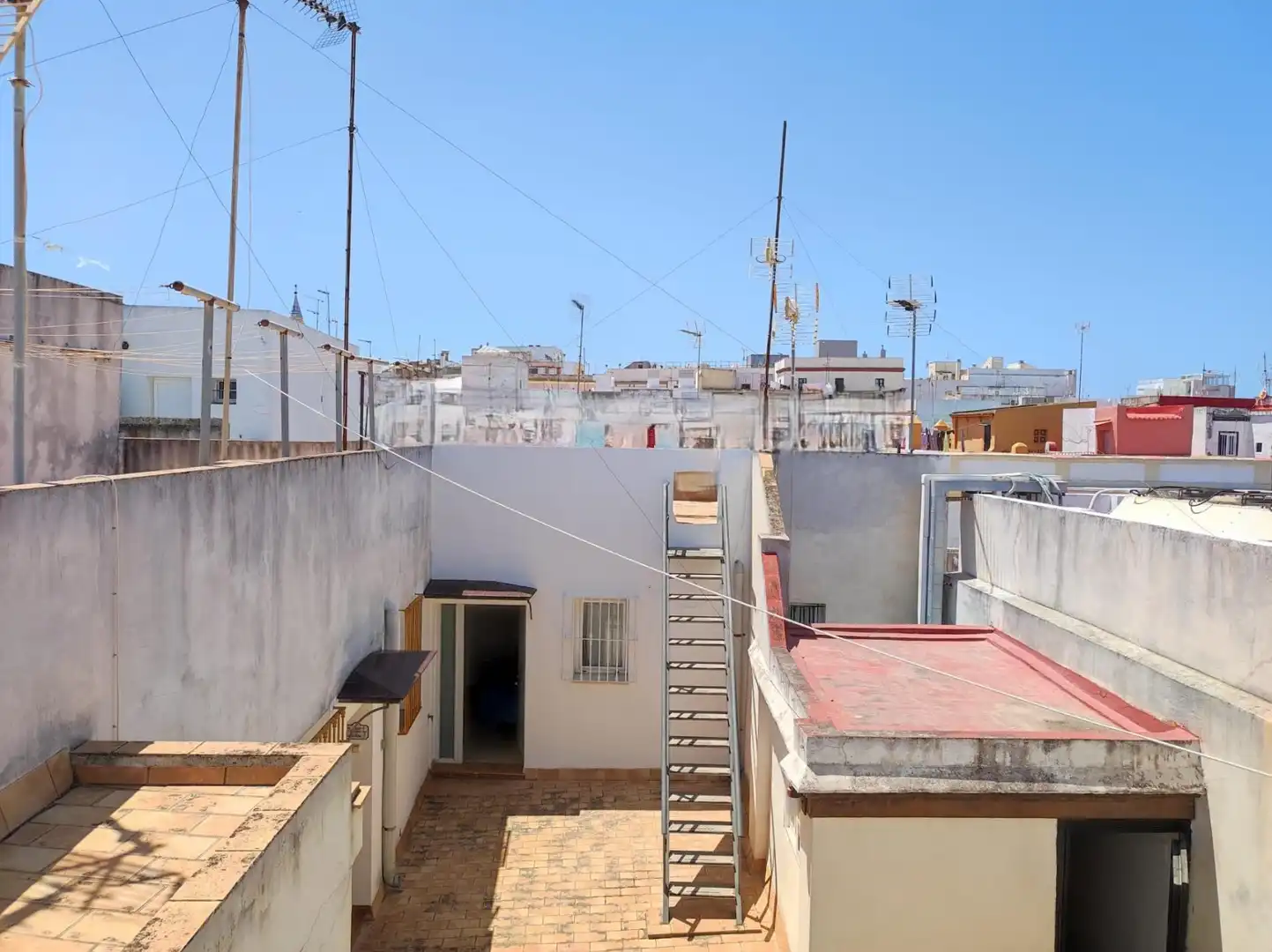 Vista exterior de Piso en venta en Cádiz