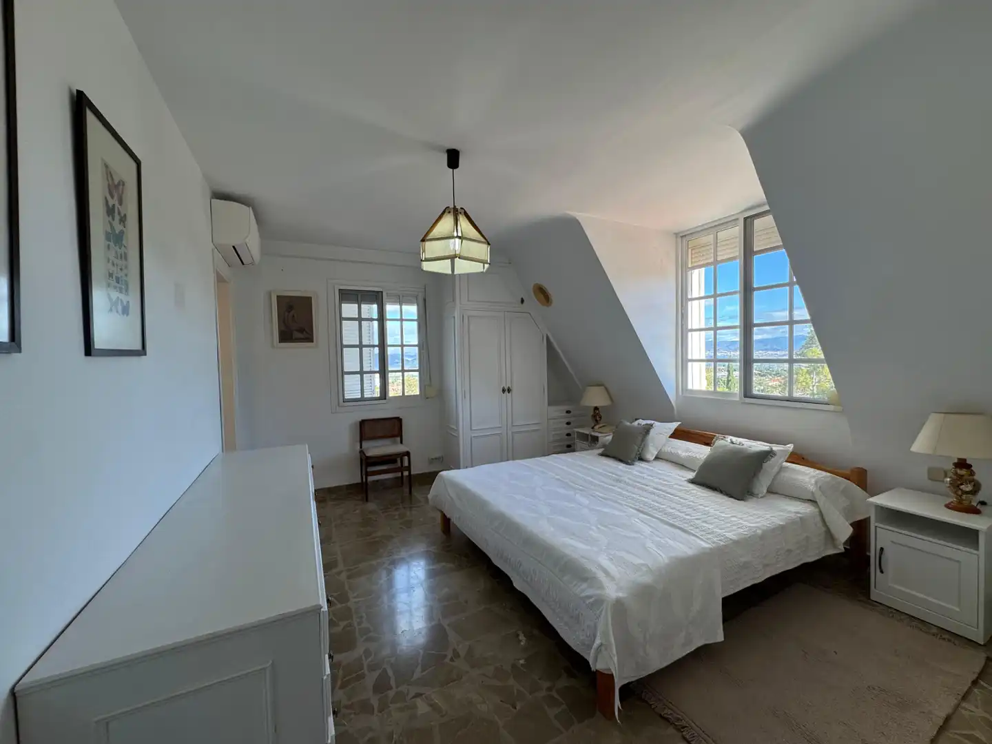 Dormitori de Casa o xalet en venda en Alhaurín de la Torre amb Aire condicionat, Calefacció i Jardí privat
