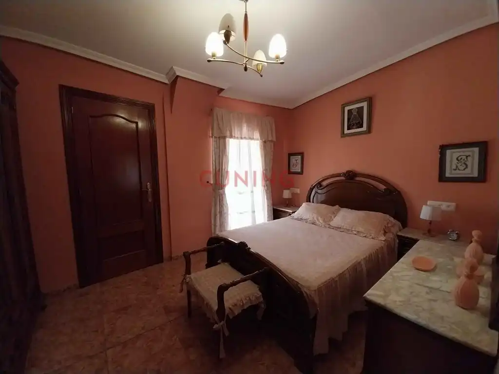 Dormitori de Casa o xalet en venda en Cáceres
