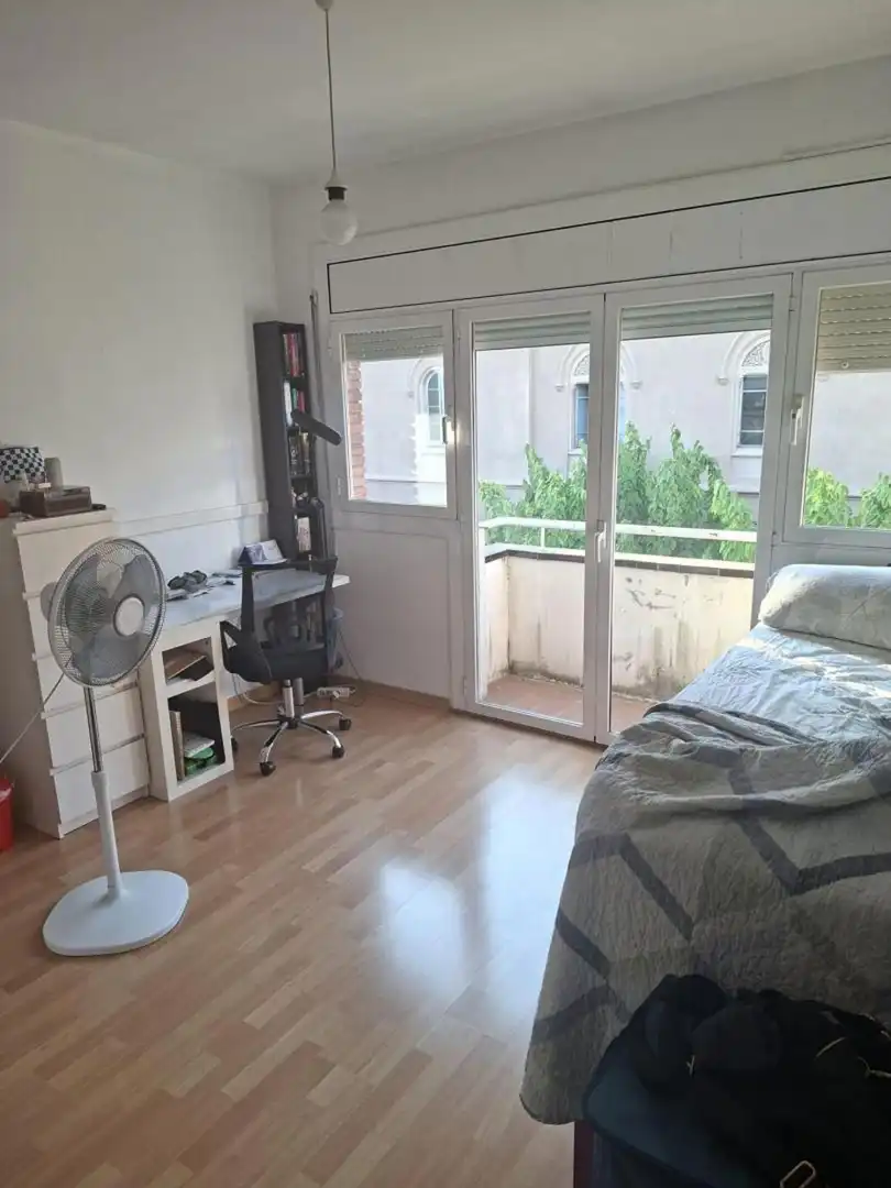 Habitación de Casa o chalet en venta en Sabadell con Calefacción, Parquet y Terraza