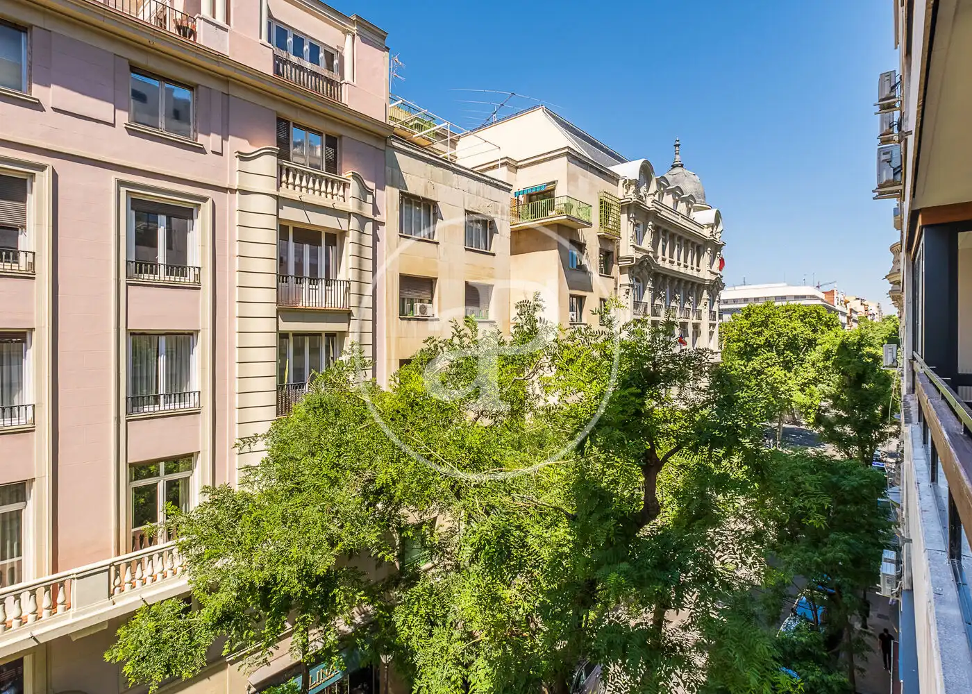 Außenansicht von Wohnung zum Verkauf in Madrid mit Klimaanlage, Heizung und Terrasse