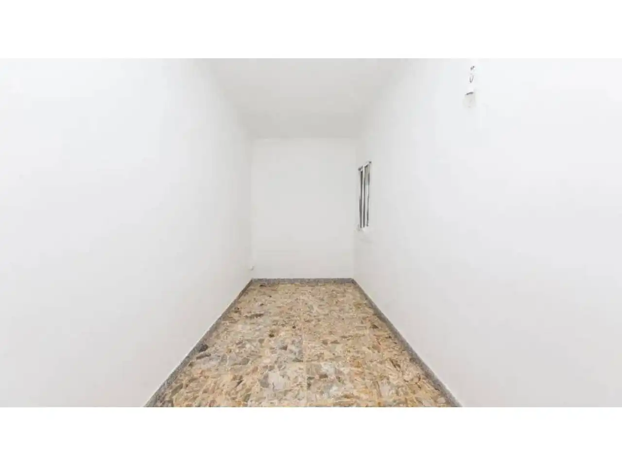 Piso en venta en L'Hospitalet de Llobregat con Balcón