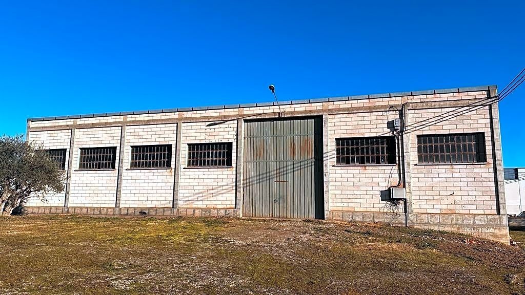Vista exterior de Nau industrial en venda en Entrena