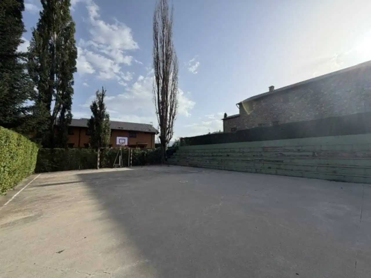 Aparcament de Casa adosada de lloguer en Isòvol amb Calefacció, Terrassa i Piscina comunitària