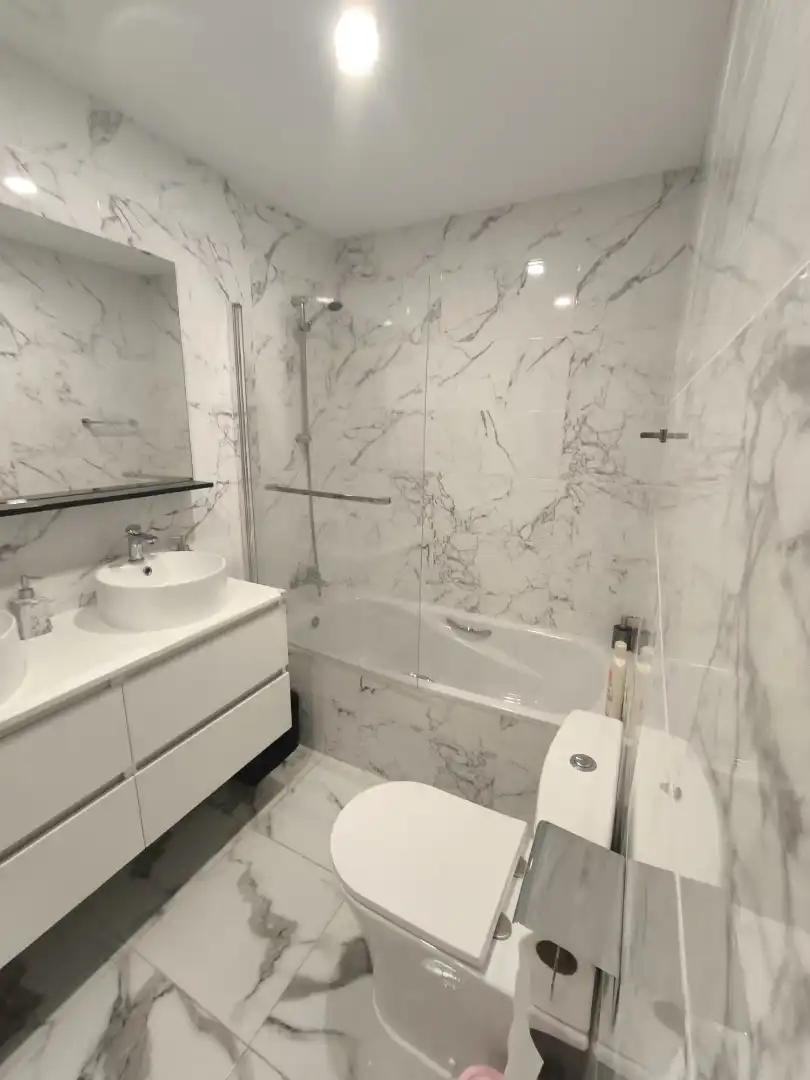 Bany de Apartament de lloguer en Marbella amb Aire condicionat, Calefacció i Terrassa