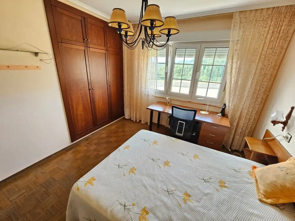 Dormitori de Casa o xalet en venda en Castrillón