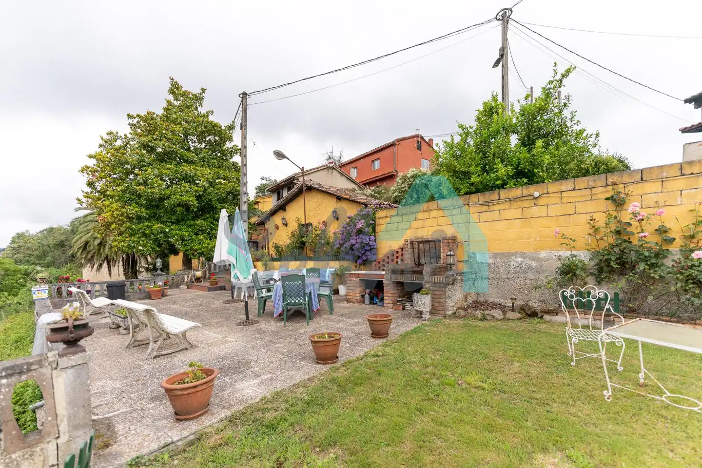 Jardí de Casa adosada en venda en Langreo amb Calefacció, Jardí privat i Parquet
