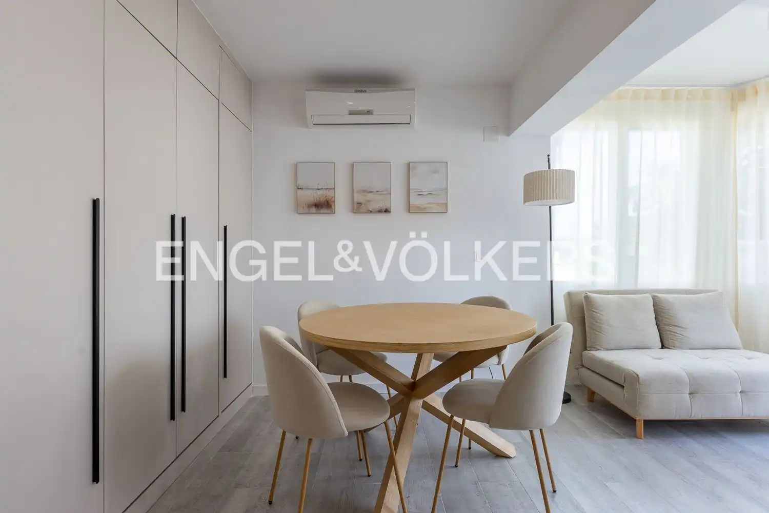 Menjador de Apartament de lloguer en Dénia amb Aire condicionat, Calefacció i Terrassa