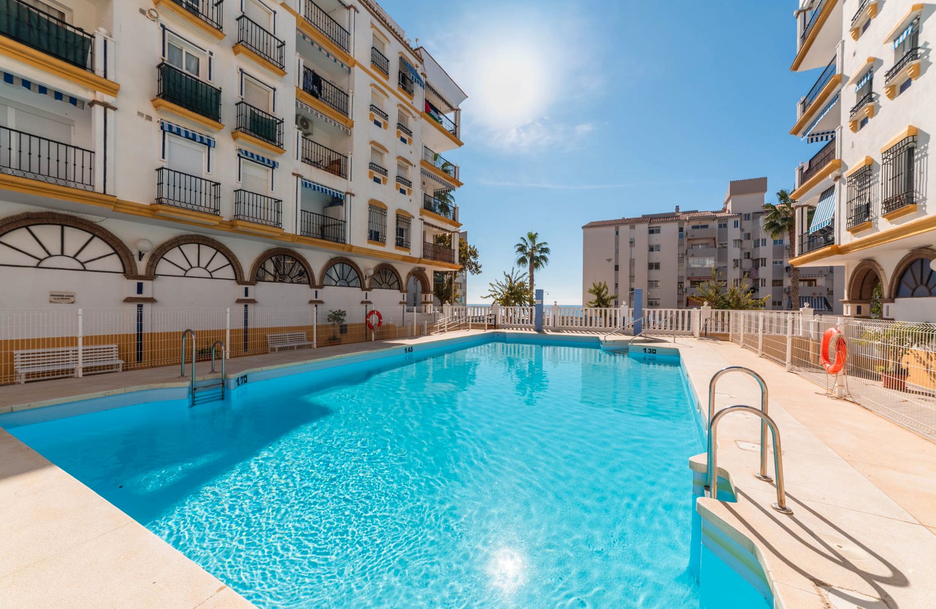 Piscina de Àtic de lloguer en Rincón de la Victoria amb Aire condicionat, Terrassa i Moblat