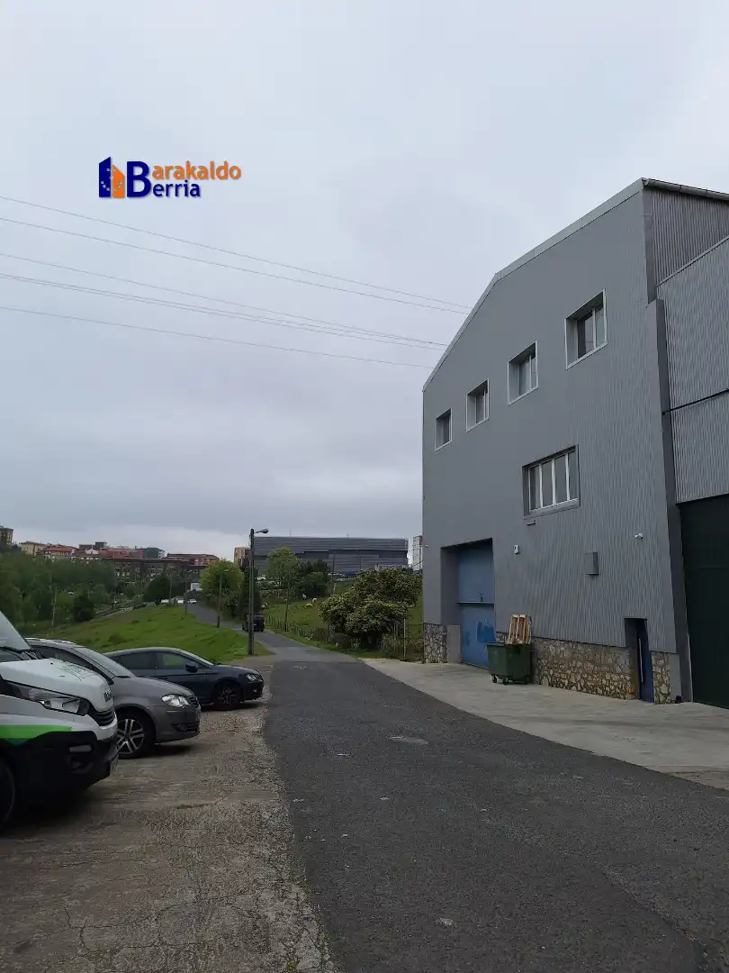 Außenansicht von Fabrikhallen zur Miete in Portugalete