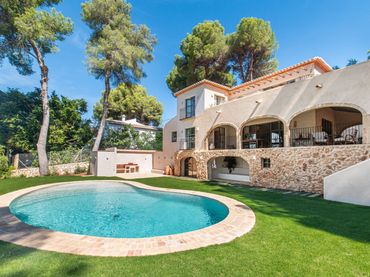 Villa mit Balkon zum Verkauf in Calle Bergonia 17