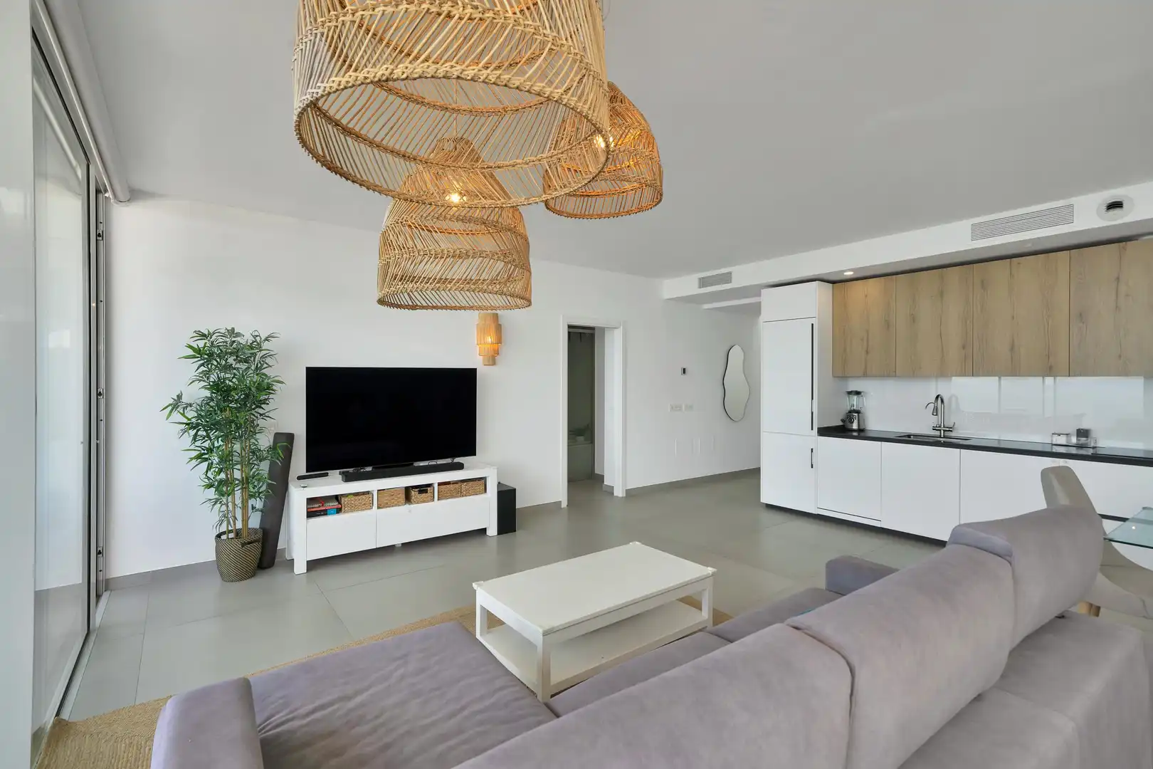 Sala de estar de Ático en venta en Benalmádena con Jardín privado, Alarma y Piscina comunitaria