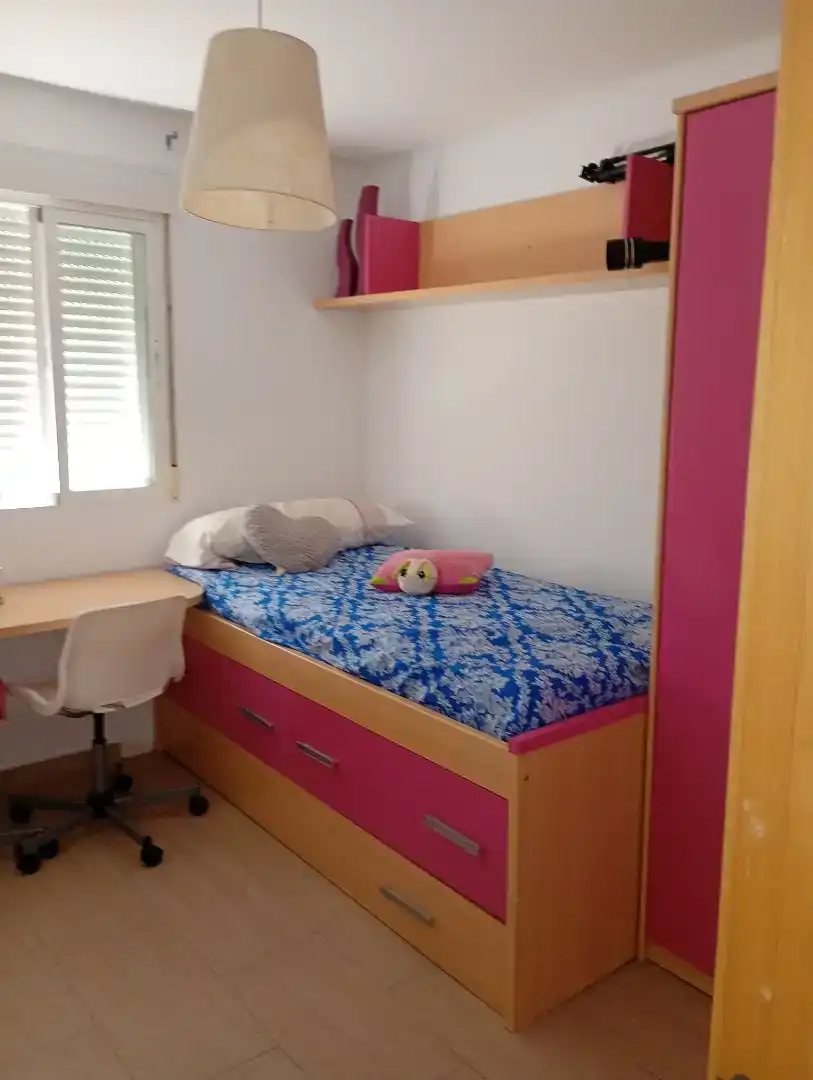 Habitación de Piso para compartir en Málaga con Horno, Lavadora y Microondas