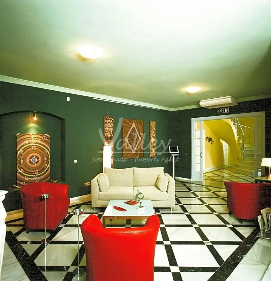 Living room of Houses for sale in Algeciras  with Swimming Pool