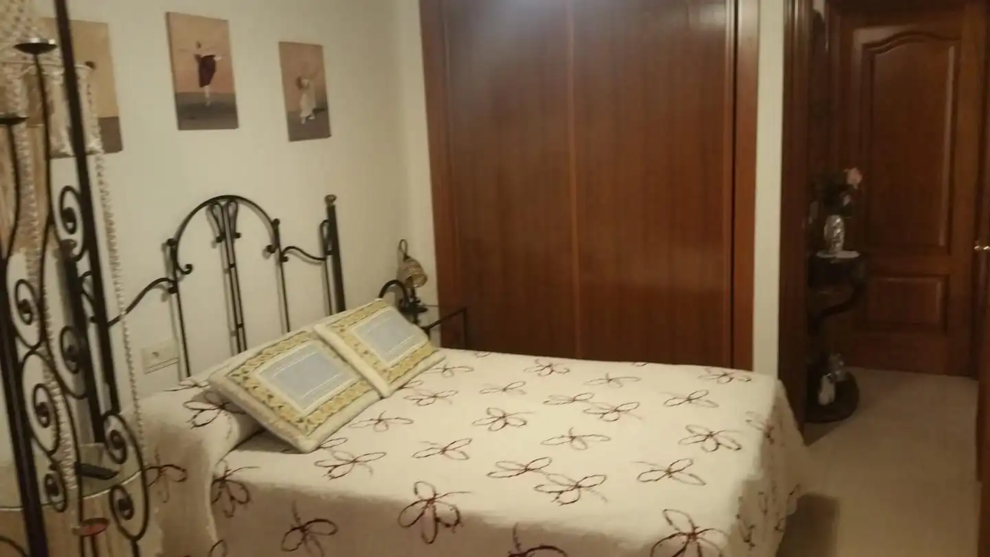 Habitación de Planta baja en venta en Pinos Puente con Piscina comunitaria