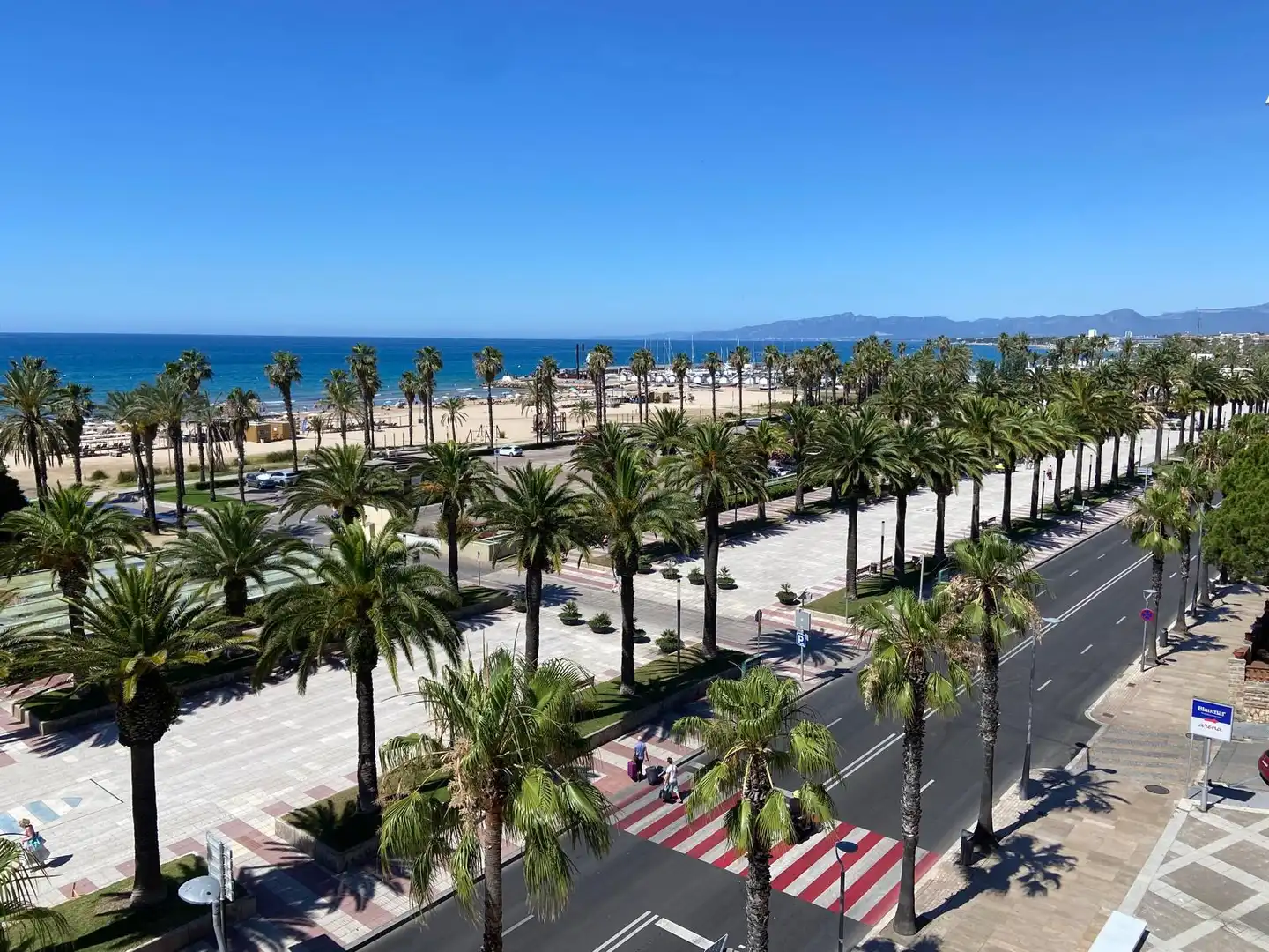 Vista exterior de Pis de lloguer amb opció a compra en Salou amb Aire condicionat, Calefacció i Jardí privat