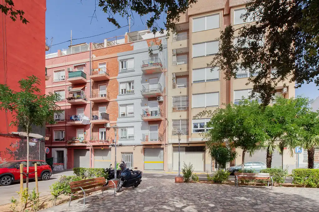 Vista exterior de Pis en venda en Xirivella