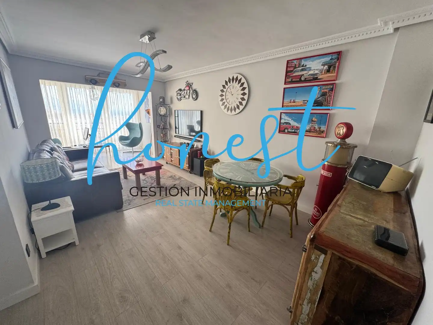 Sala de estar de Piso en venta en Torremolinos con Aire acondicionado, Terraza y Amueblado