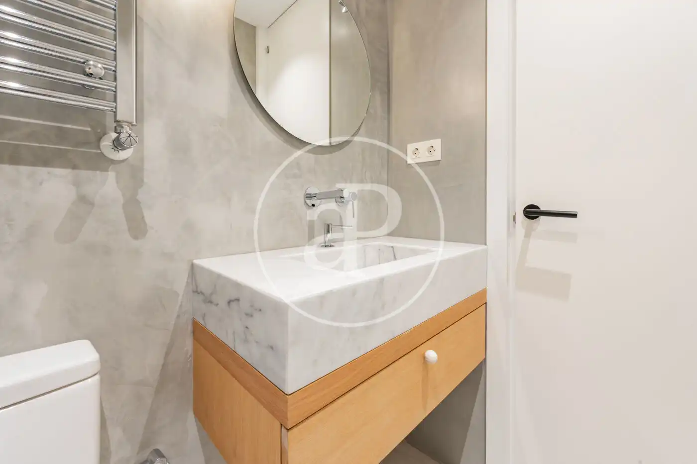 Badezimmer von Wohnung zum Verkauf in Madrid mit Klimaanlage, Heizung und Terrasse