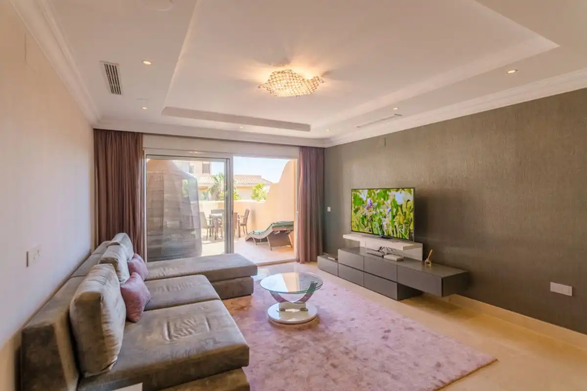 Sala d'estar de Apartament en venda en Marbella amb Aire condicionat, Calefacció i Parquet