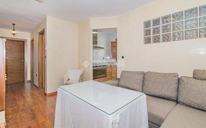 Living room of Flat for sale in  Granada Capital