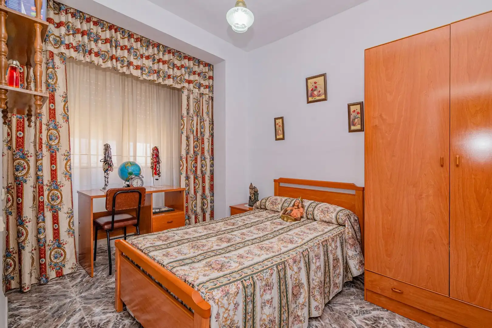 Dormitori de Casa adosada en venda en Loja