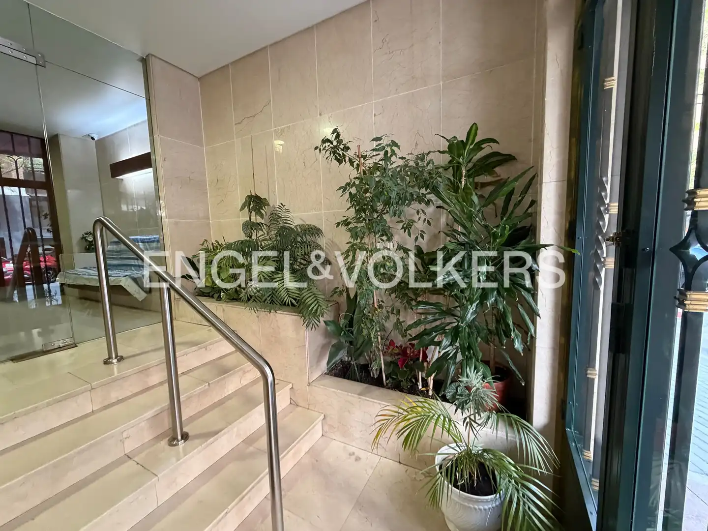 Flat for rent in Madrid  with Air Conditioner and Heating
