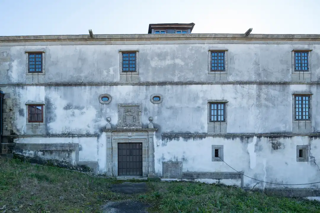 Vista exterior de Casa o xalet en venda en Cabanas amb Calefacció, Jardí privat i Parquet