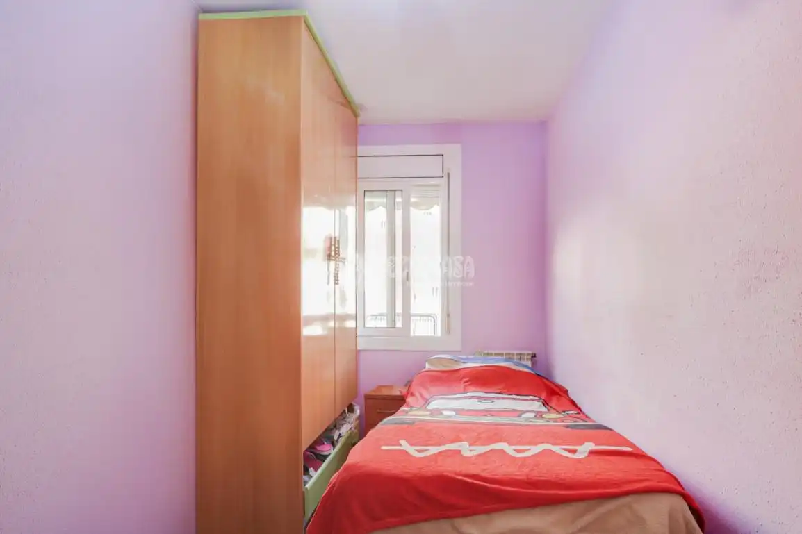 Dormitori de Àtic en venda en Sant Vicenç Dels Horts amb Aire condicionat, Terrassa i Balcó