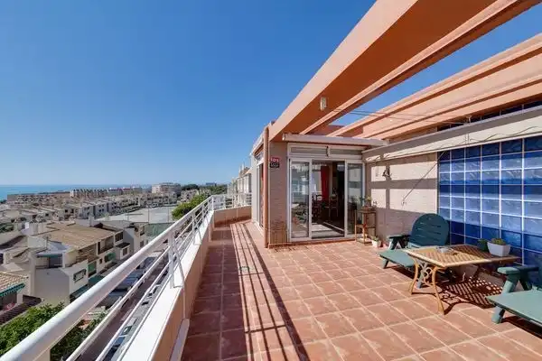 Terraza de Piso en venta en Guardamar del Segura con Aire acondicionado, Terraza y Amueblado