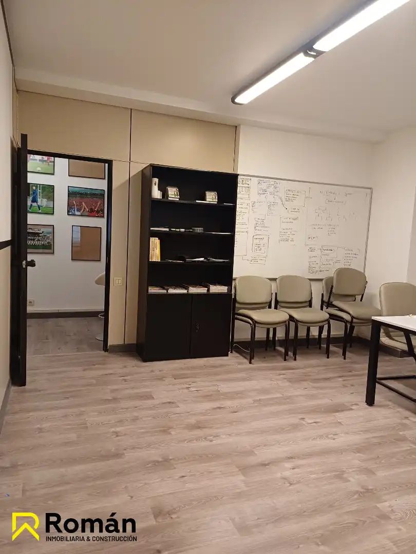 Office for rent in  Pamplona / Iruña  with Heating and Furnished