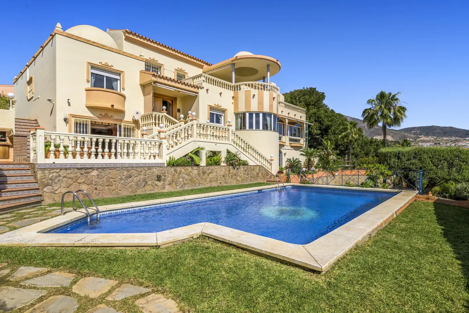 Casa amb piscina en venda a Torrequebrada, imagen 2
