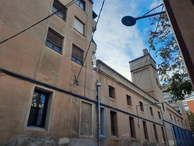 Nave industrial en Alquiler en Carrer de Llucena, 1 en Parque Ribalta - Plaza de Toros