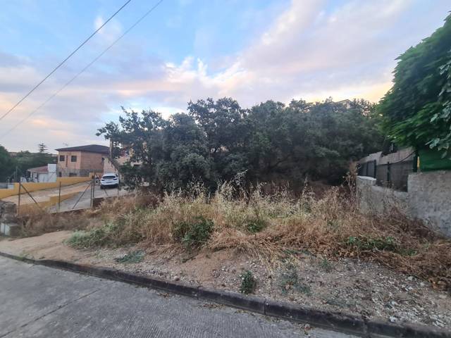 Terreno residencial en Venta en Calle del Pino en El Casar